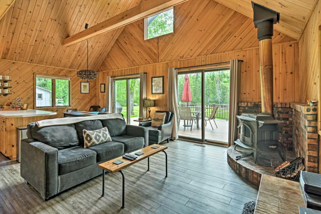 Riverfront Traverse City Cabin Fish, Kayak And Tube 외부 사진
