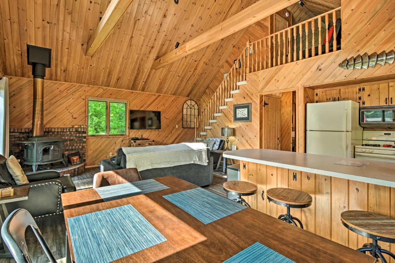 Riverfront Traverse City Cabin Fish, Kayak And Tube 외부 사진