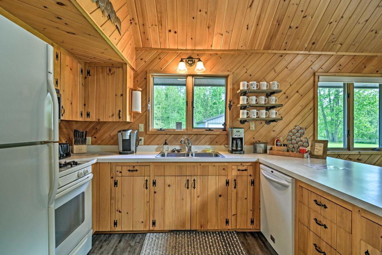 Riverfront Traverse City Cabin Fish, Kayak And Tube 외부 사진