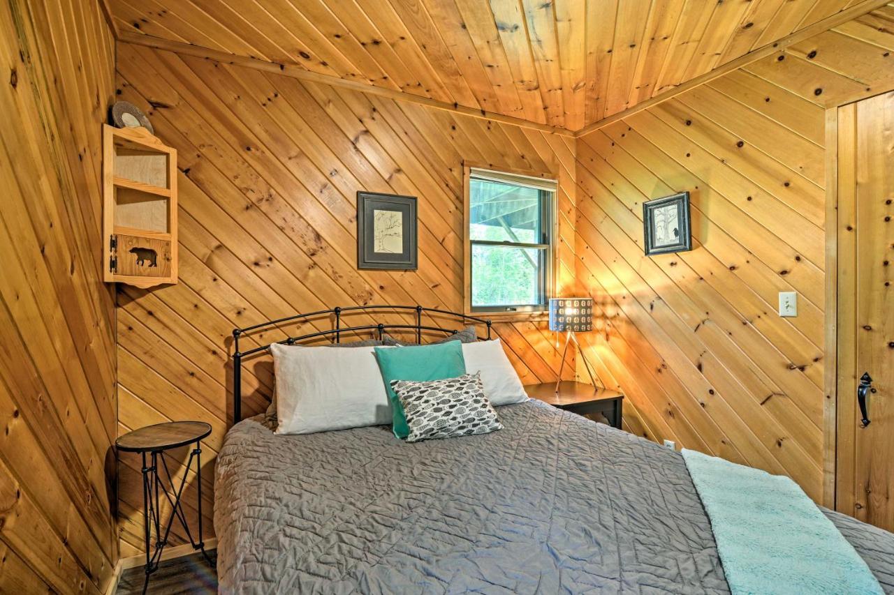 Riverfront Traverse City Cabin Fish, Kayak And Tube 외부 사진