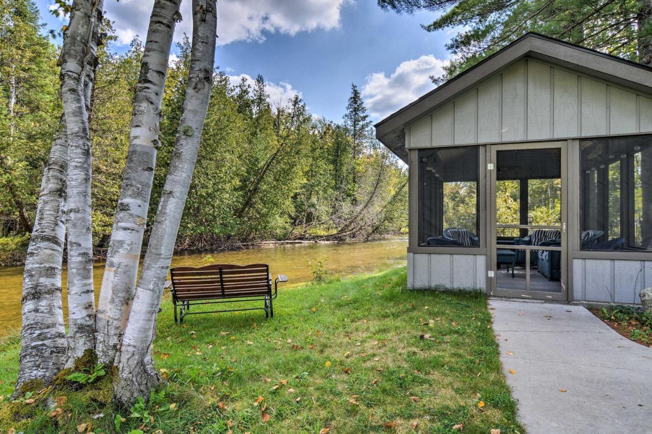 Riverfront Traverse City Cabin Fish, Kayak And Tube 외부 사진