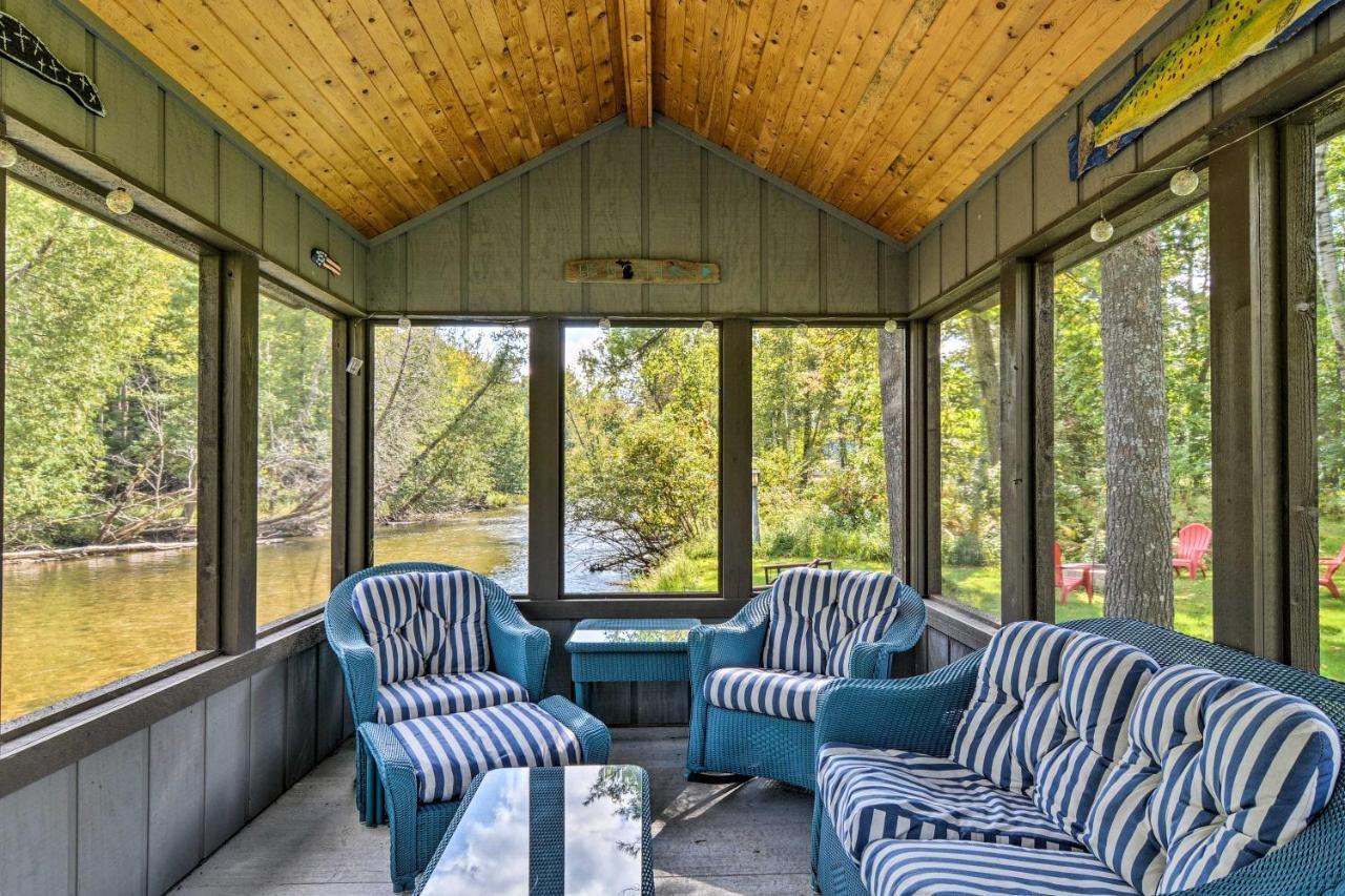 Riverfront Traverse City Cabin Fish, Kayak And Tube 외부 사진