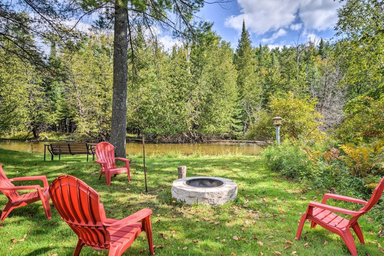 Riverfront Traverse City Cabin Fish, Kayak And Tube 외부 사진